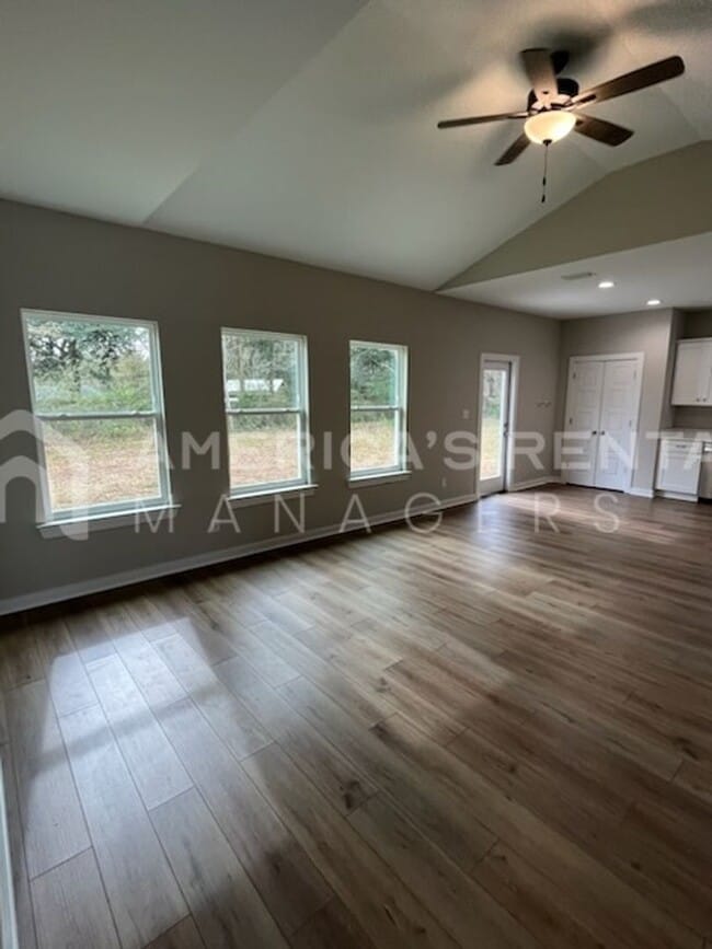 Building Photo - Home for Rent in Bay Minette, AL!! View with 48 Hours Notice!