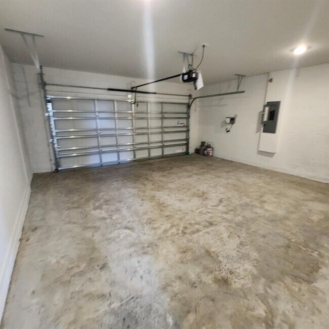 Building Photo - 6432 DOMIZIO Dr