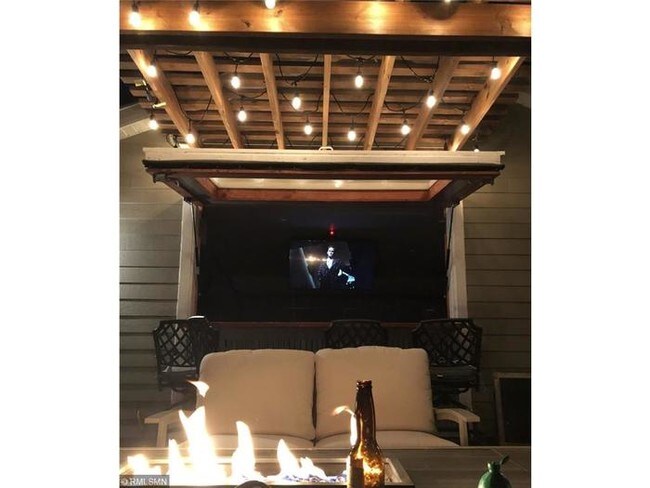 Building Photo - 3221 42nd Ave S