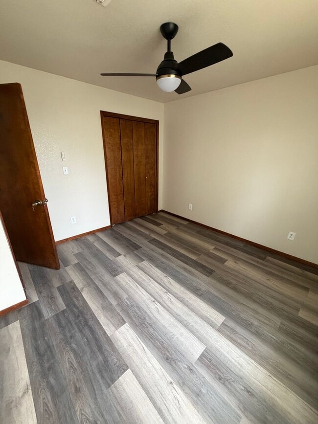 Building Photo - 3 bedroom 2 bath home for rent