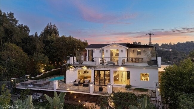 Building Photo - 3642 Alta Mesa Dr