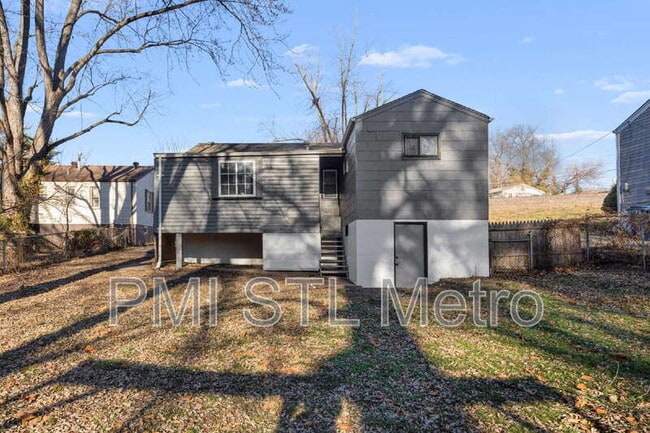 Building Photo - 2546 Main St