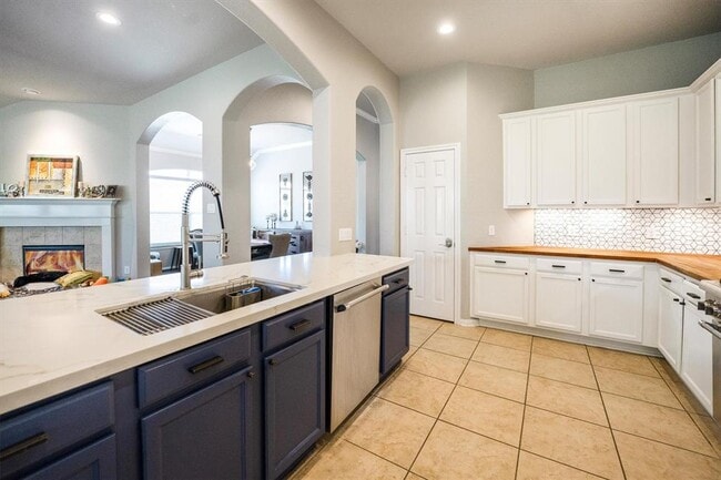 Building Photo - 25227 Hawthorne Blossom Dr