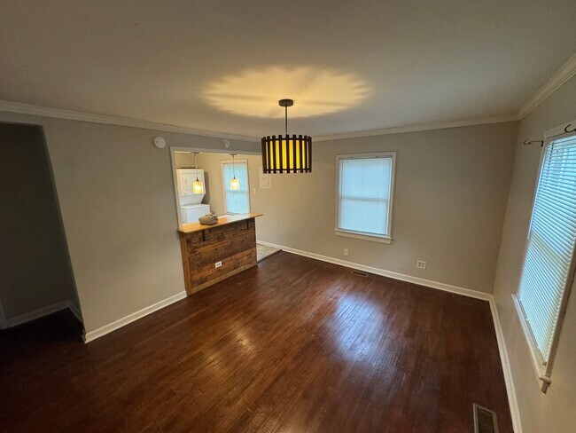 Building Photo - One Story House off Thomas Road