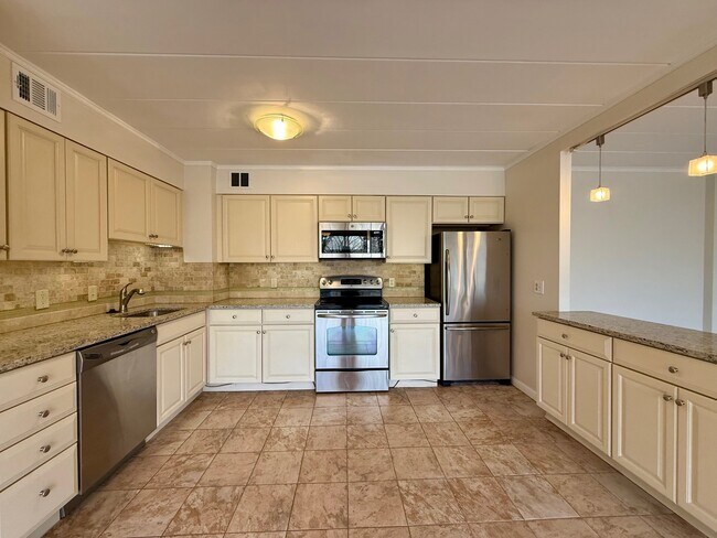 Building Photo - 2300 Riddle Ave