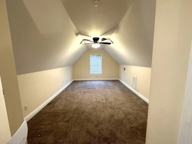 Building Photo - 789 Spence Dr