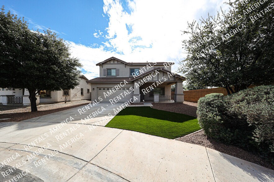 Building Photo - 935 E Blue Spruce Ln