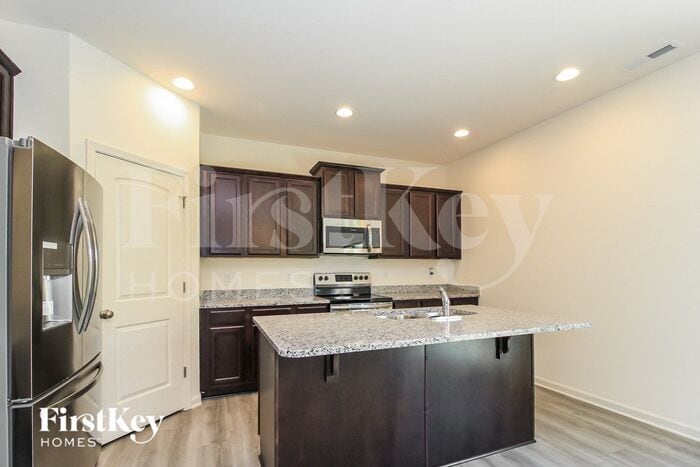 Building Photo - 5704 Beaver Pond Tl