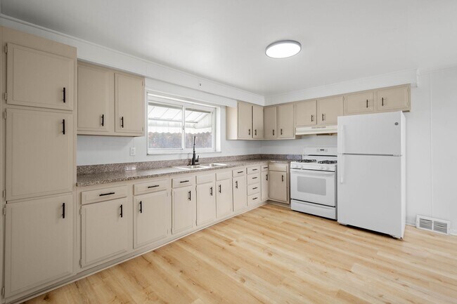 Building Photo - 124 Fitler St