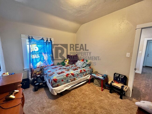 Building Photo - 201 E S 1st St