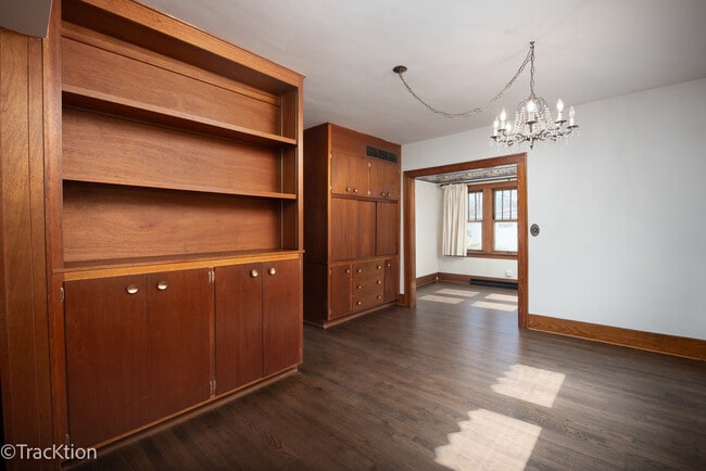 Building Photo - 5313 Lyman Ave