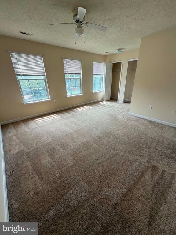 Building Photo - 102 Cabin Ct