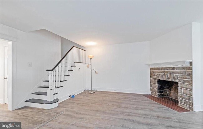 Building Photo - 514 E Lancaster Ave