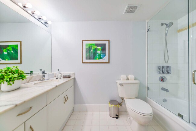 Building Photo - 1 SE 12th St