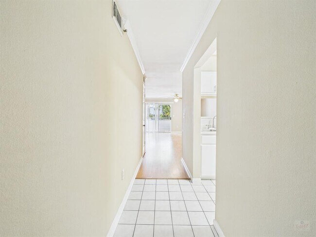 Building Photo - 501 W 26th St