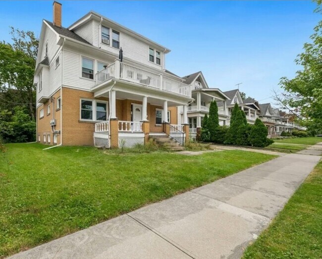 Building Photo - 1235 Donald Ave