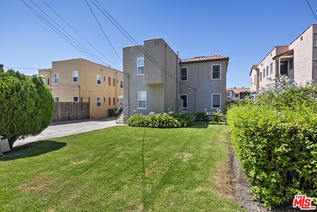 Building Photo - 838 S Curson Ave