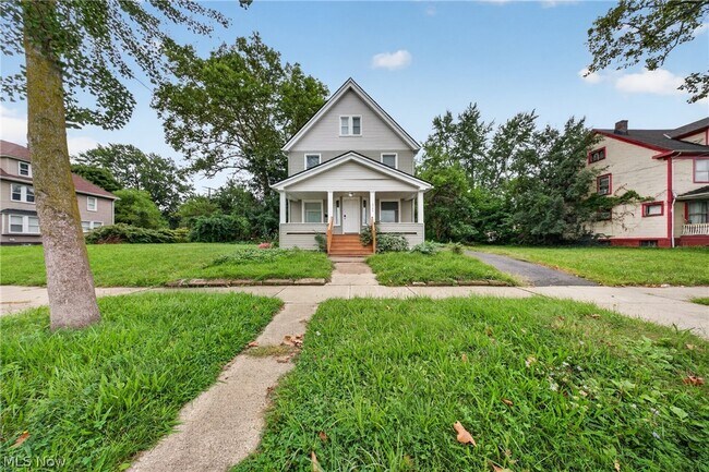 Building Photo - 10524 Lee Ave