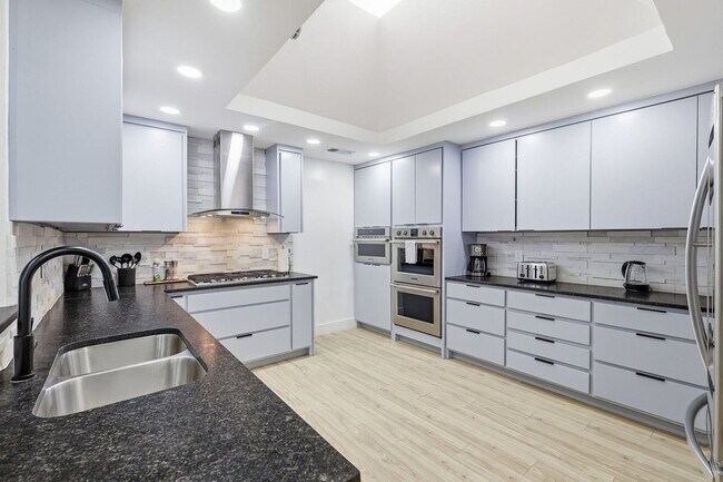 Building Photo - 3705 Trilogy Dr