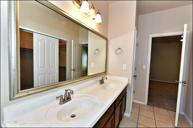 Building Photo - 5810 Redstone Mesa Ct