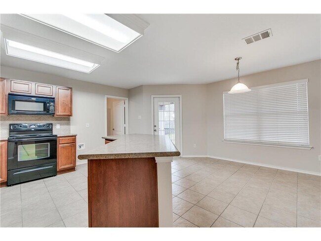 Building Photo - 524 Castebar Dr