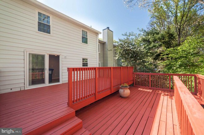 Building Photo - 5725 Walnut Wood Ln