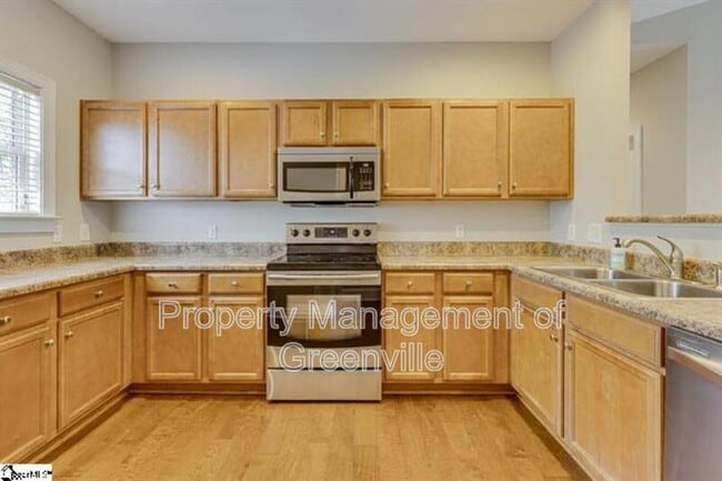 Building Photo - 334 Easterlin Way