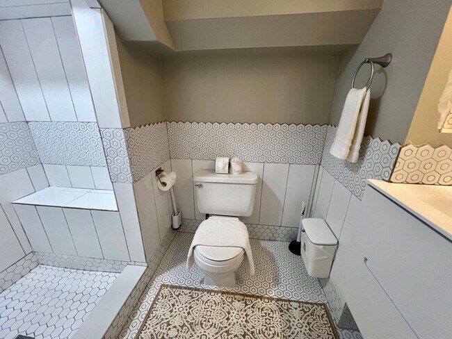 Building Photo - 11850 Sunrise Valley Dr