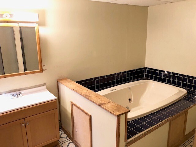 Building Photo - 1502 Centre Ave