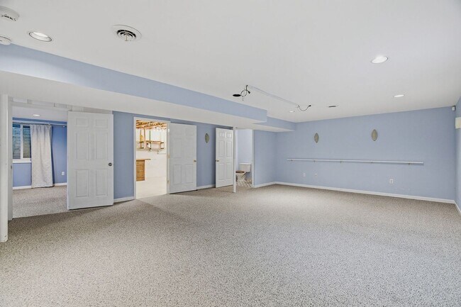 Building Photo - 3265 Galaxy
