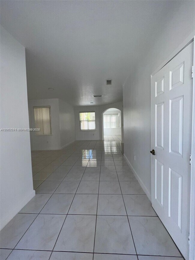 Building Photo - 4847 NW 108th Ct