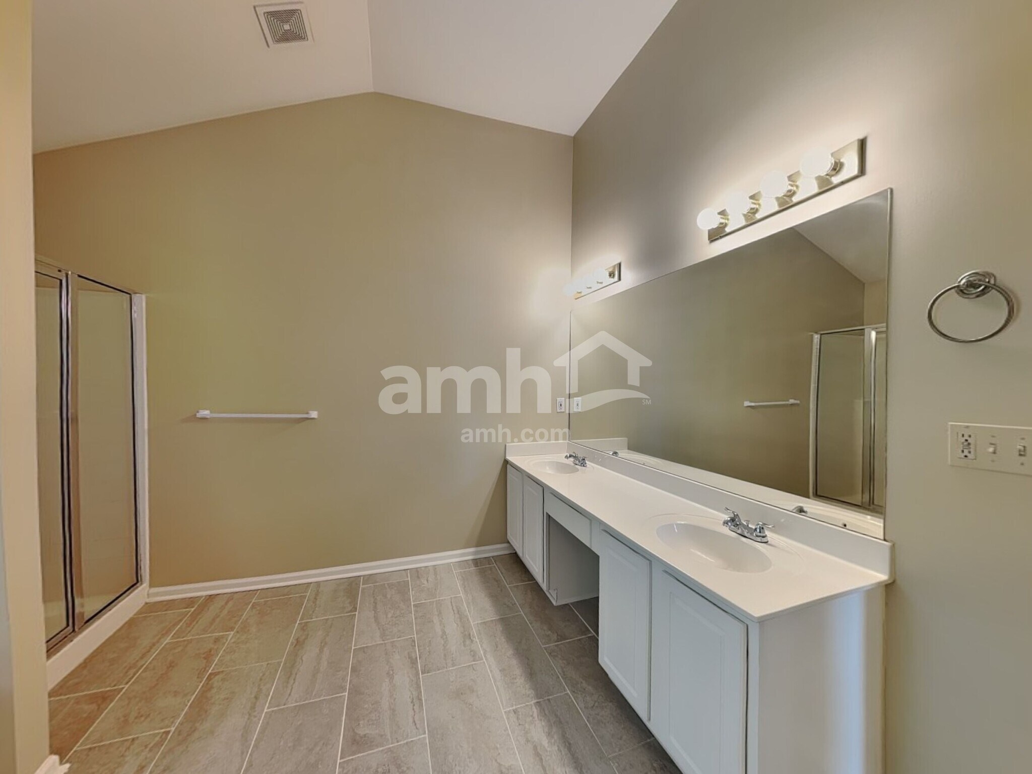 Building Photo - 1387 Belfaire Lake Trl