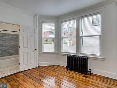 Building Photo - 10 E James St
