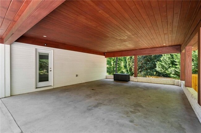 Building Photo - 865 Moores Mill Rd NW