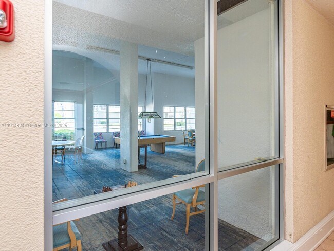 Building Photo - 18011 Biscayne Blvd