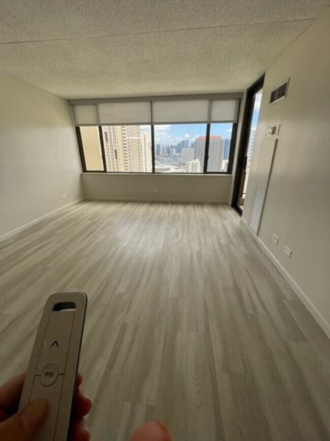 Building Photo - Available on 8/1/25, 600 sqft, 1 Bedroom, ...
