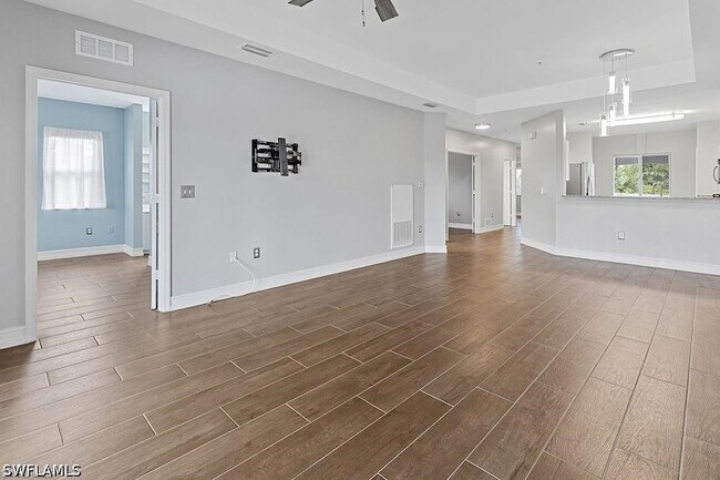 Building Photo - 7827 Regal Heron Cir