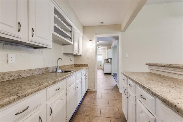 Building Photo - 8117 Kensington Dr