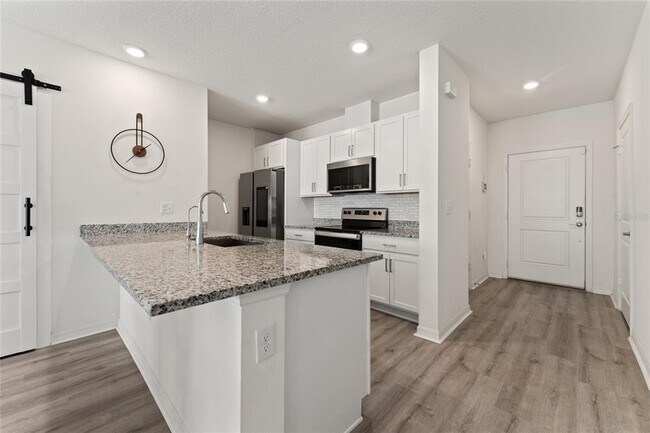 Building Photo - 697 Stoney Pointe Cir