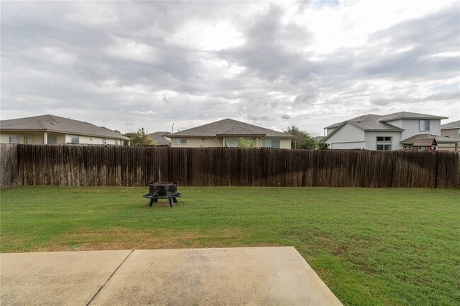 Building Photo - 310 Hyltin St