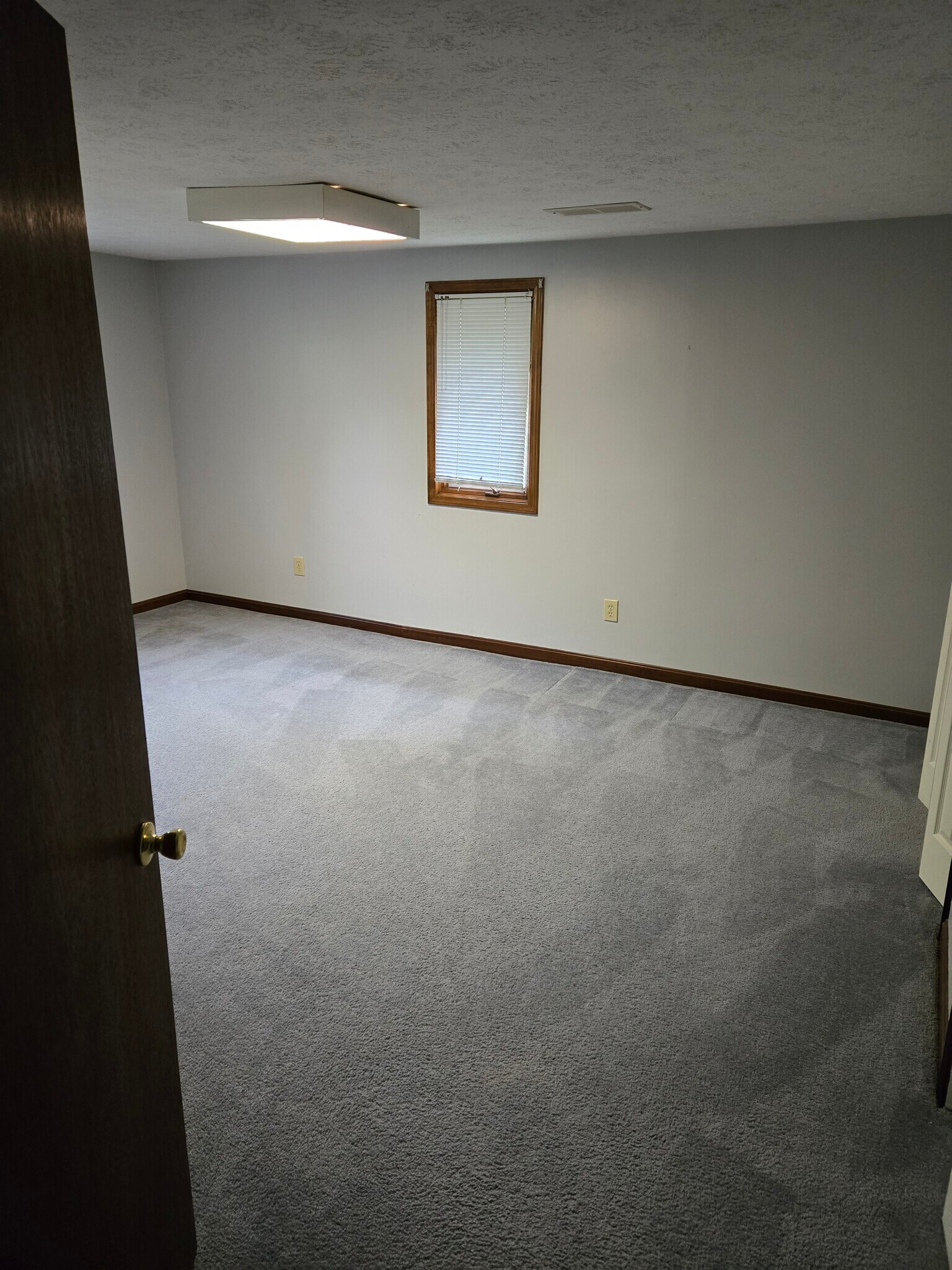 Building Photo - 10043 Chillicothe Rd