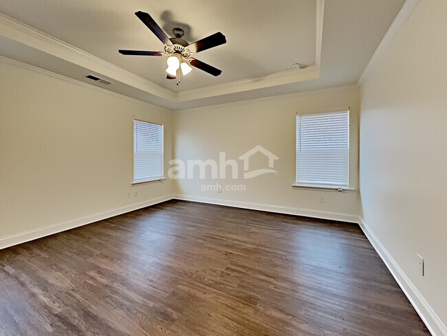 Building Photo - 212 Lake Vista Dr