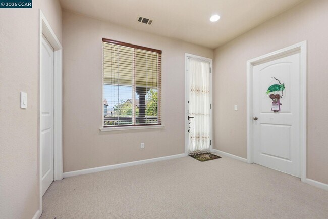 Building Photo - 165 Paddington Ct