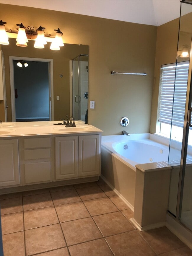 Building Photo - 2102 Louetta Spring Dr