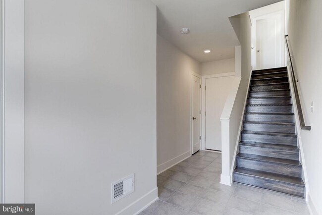 Building Photo - 8051 Tribeca St