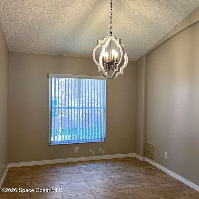 Building Photo - 1281 Rock Springs Dr