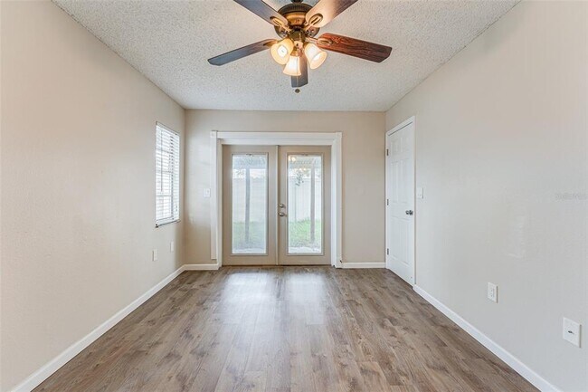 Building Photo - 5010 Larch Ln