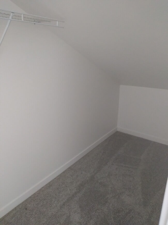 Building Photo - 2749 Hidden Dr