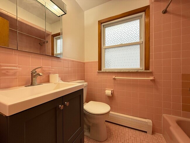 Building Photo - 180 W 3rd St