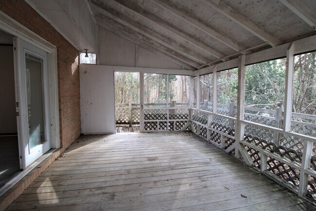 Building Photo - 2378 Valleybrook Rd